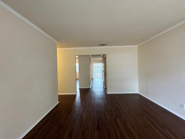 Photo - 5905 Burrough Dr