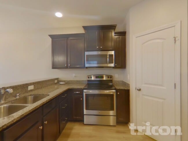 Photo - 128 Dunnsmore Dr