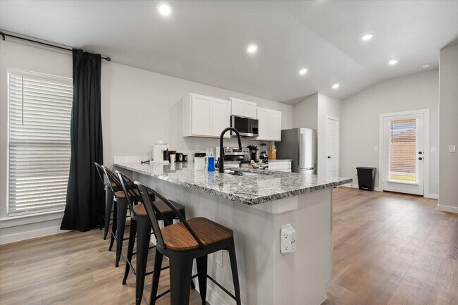 Photo - 2146 Kokomo Ave