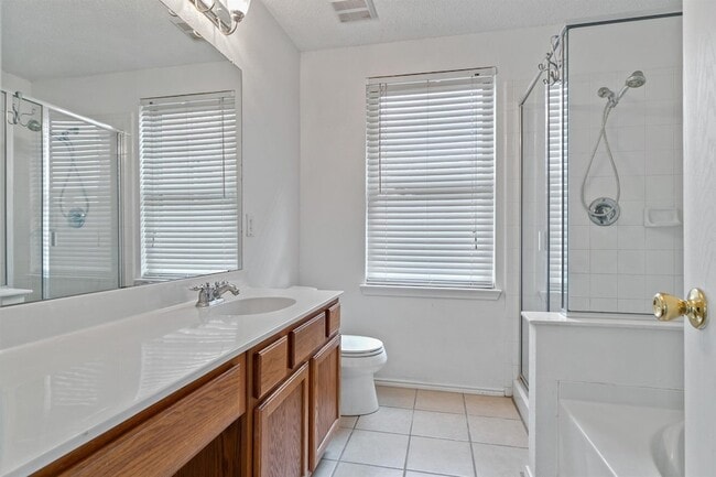 Photo - 202 Starlight Dr