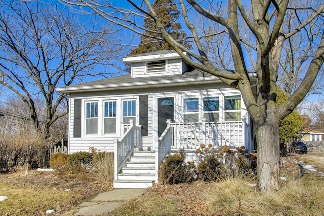 Photo - 440 W Main St