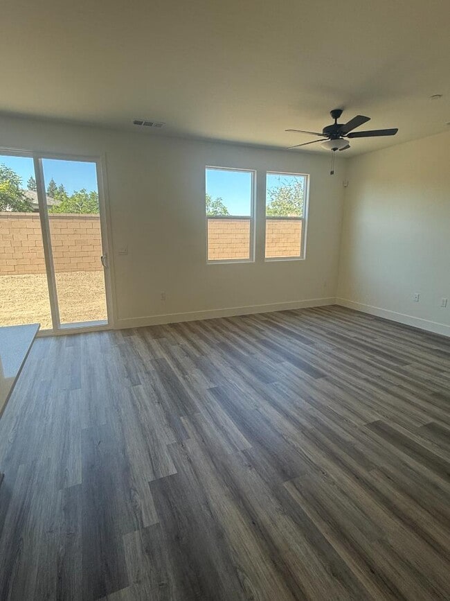 Photo - 2315 N Julieann St