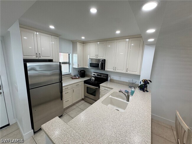 Photo - 801 River Point Dr Unit 206A