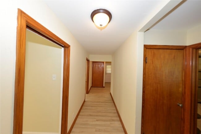 Photo - 1005 Hawthorn Ave