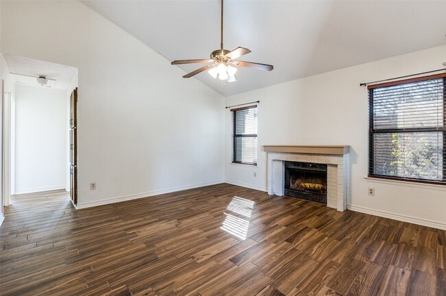 Photo - 661 Prairie Dell St