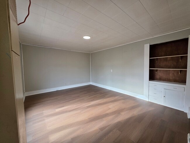 Photo - 1441 Oak St Unit #B