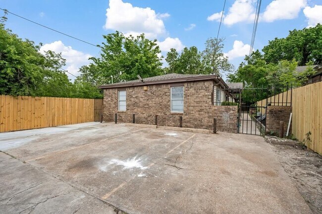 Photo - 3425 Nettleton St