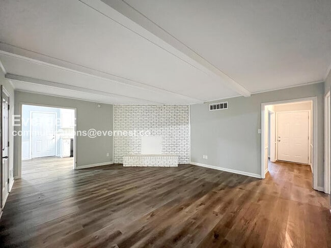 Photo - 3129 Domar St