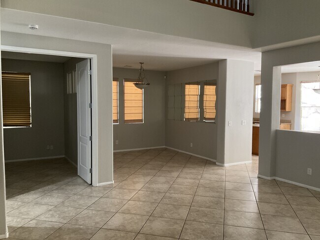 Photo - 769 Feather Ridge Dr