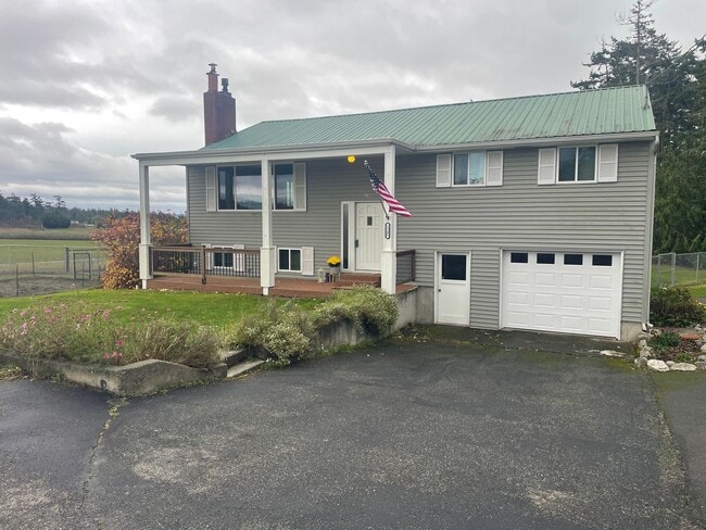 Photo - Lovely Home with wonderful Views and a Mas...