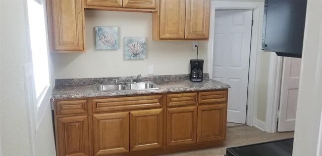Photo - 4418 Avenue P 1/2