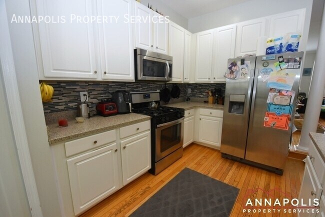 Photo - 532 Samuel Chase Way