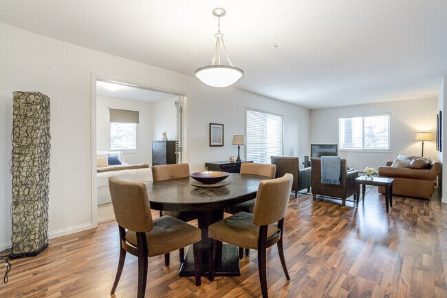 Photo - 1204-156 156 St NW