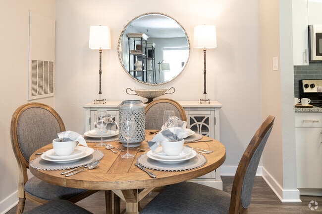 1BR, 1BA -640 SF