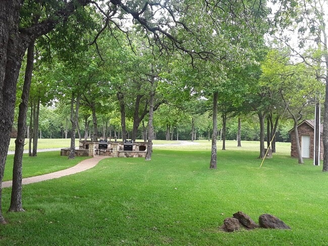 Photo - 1800 County Road 4817