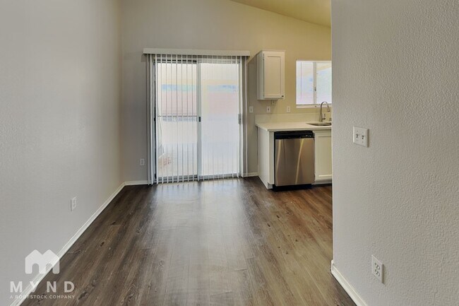 Photo - 2858 Mt Hope Dr