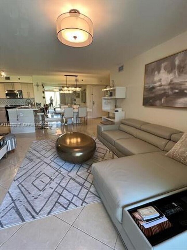 Photo - 19901 E Country Club Dr Unit 19901 E Country Club Dr  2505