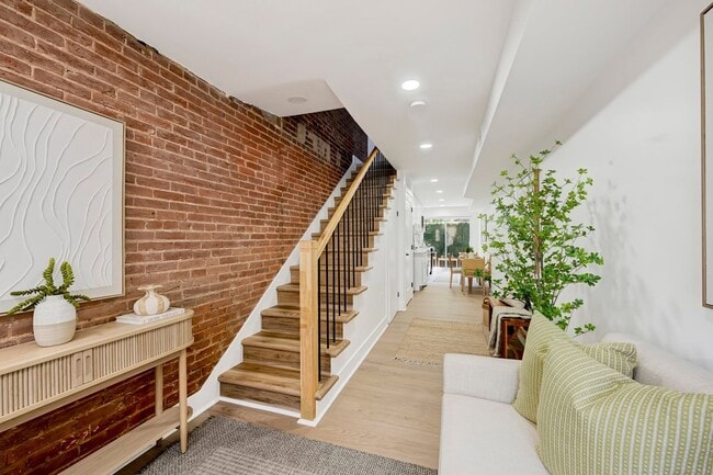 Photo - 203 S Madeira St