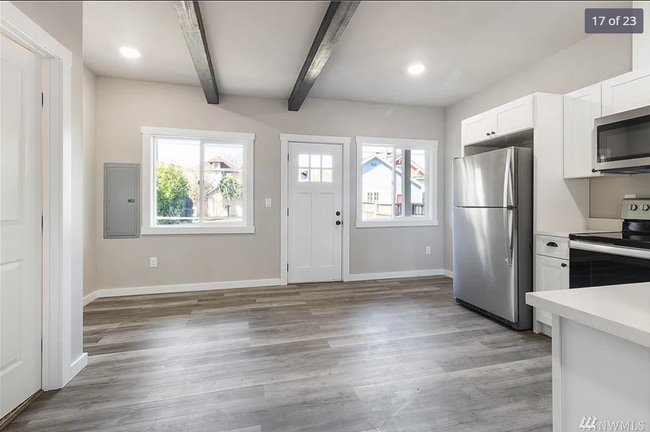 Beautifully Remodeled 2-Bedroom Apartment in Tacoma’s Hilltop Neighborhood