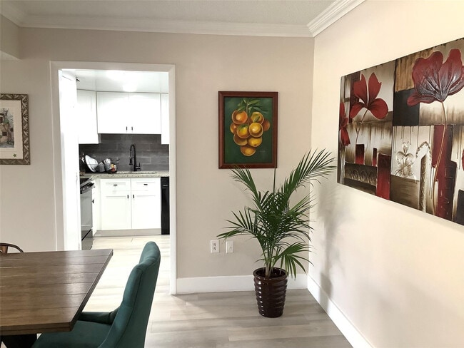 Photo - 4174 Inverrary Dr Unit 203