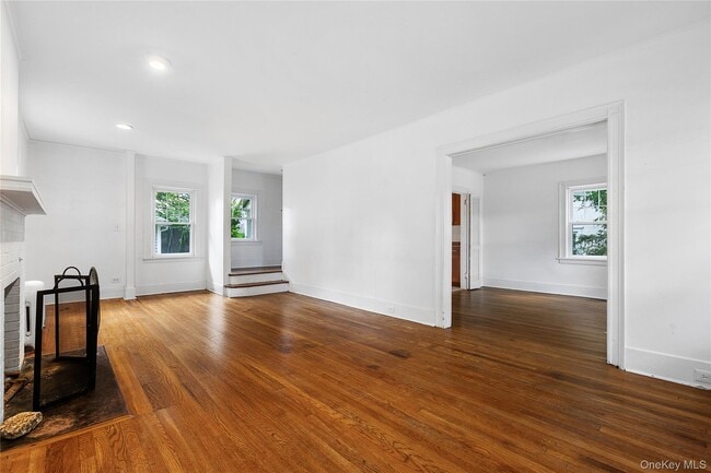 Photo - 15 Roosevelt Ave