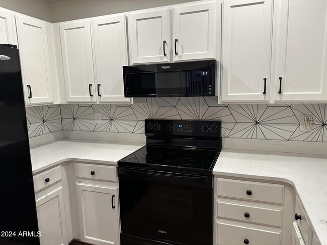 Photo - 18811 N 44th Pl