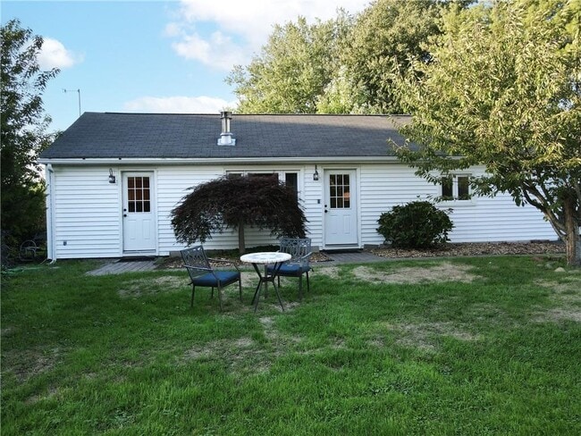 Photo - 534 Aquidneck Ave