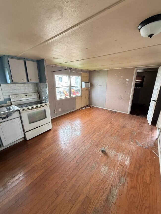 Photo - 920 Boardwalk Ln