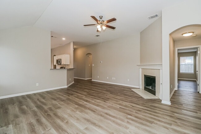 Photo - 200 N Crossing Trail