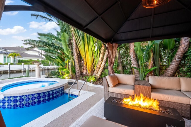 Photo - 961 Banyan Dr