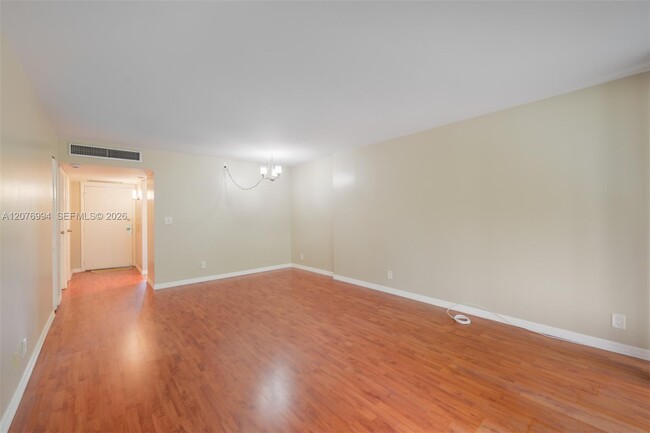 20500 W Country Club Dr Unit 406