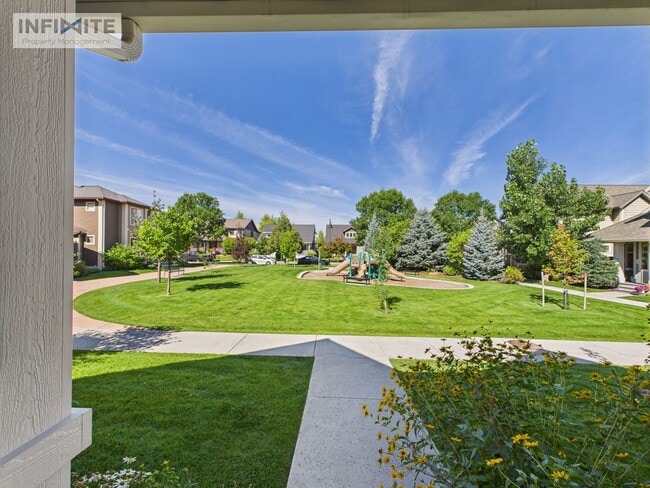 Building Photo - Four Bedroom on the Pocket Park Rental