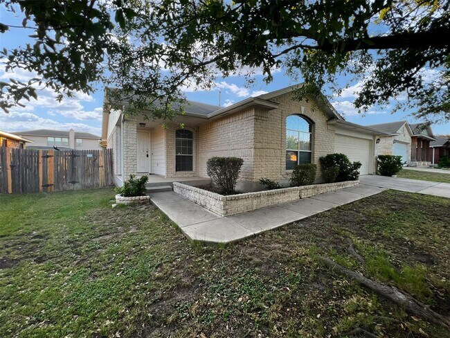 Photo - 2324 Pearson Way