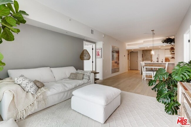 Photo - 13700 Marina Pointe Dr Unit 531