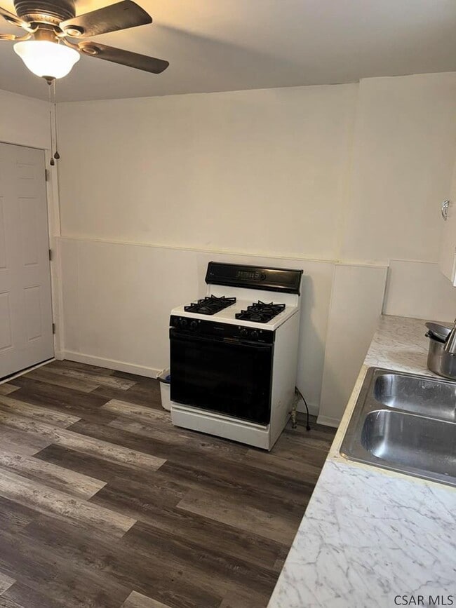 Photo - 145 Hudson St