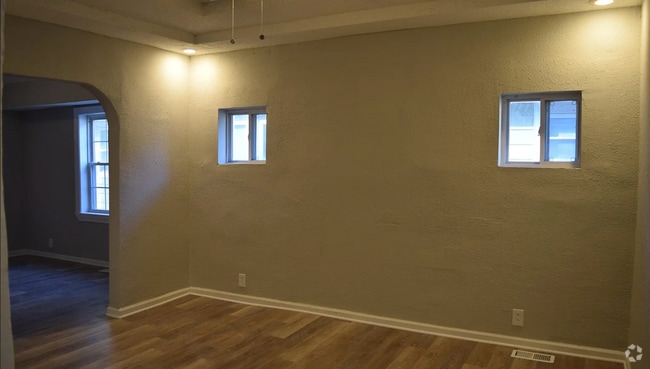 Building Photo - Beautifully Remodeled 3-Bedroom Single Fam... Rental