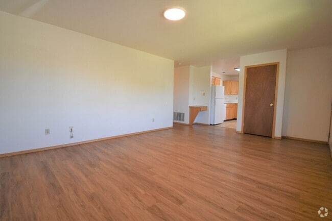 Building Photo - 3BD, 1BA Top Floor Unit 14 Michael Grove Rental