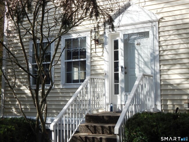 Building Photo - 629 Danbury Rd Unit 40
