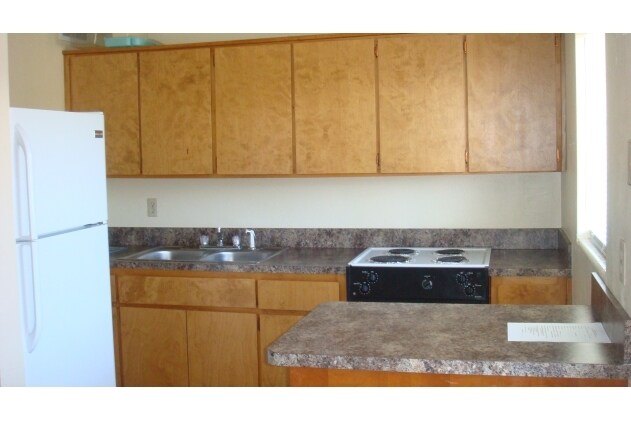 Photo - Islander Apartments