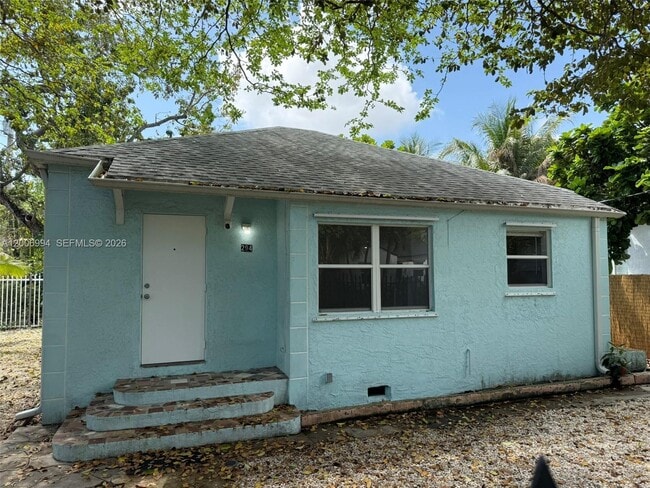 Building Photo - 294 NE 57th St Unit 2