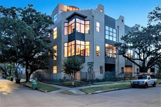 Photo - 1734 Wentworth St