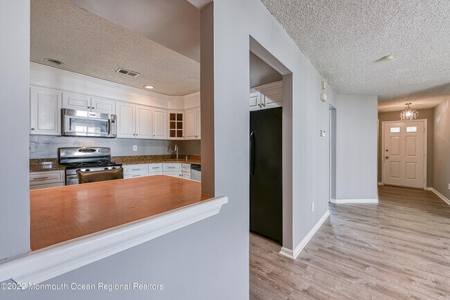 Photo - 45 Tulip Ln