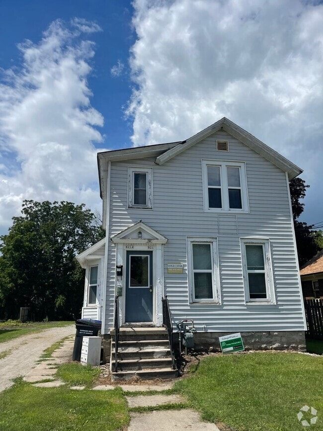Building Photo - 821 Wright St Unit Wright, 821A Rental