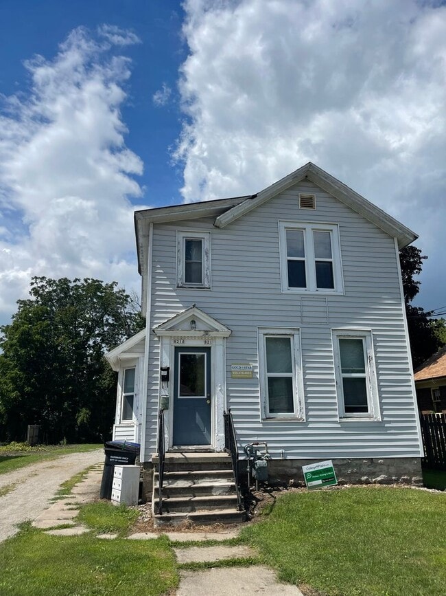 Building Photo - 821 Wright St Unit Wright, 821A Rental