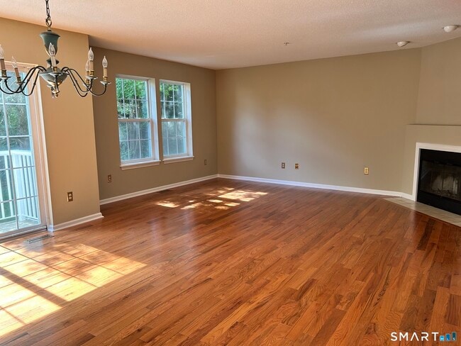 629 Danbury Rd Unit 40