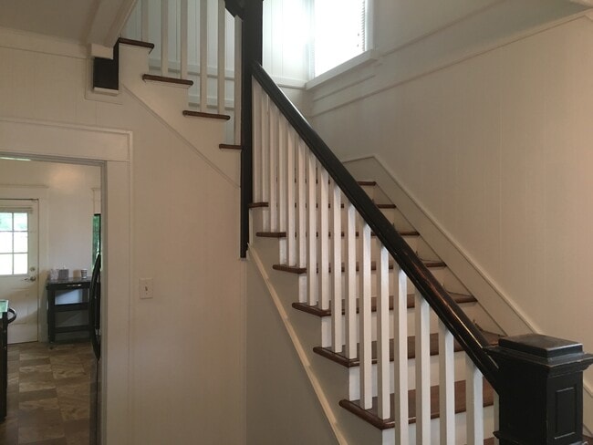 120 W Whitlock Ave