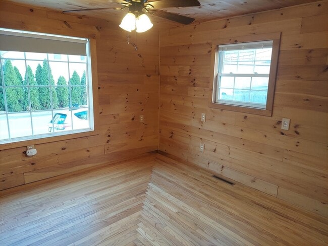 Photo - 8 Phillips St