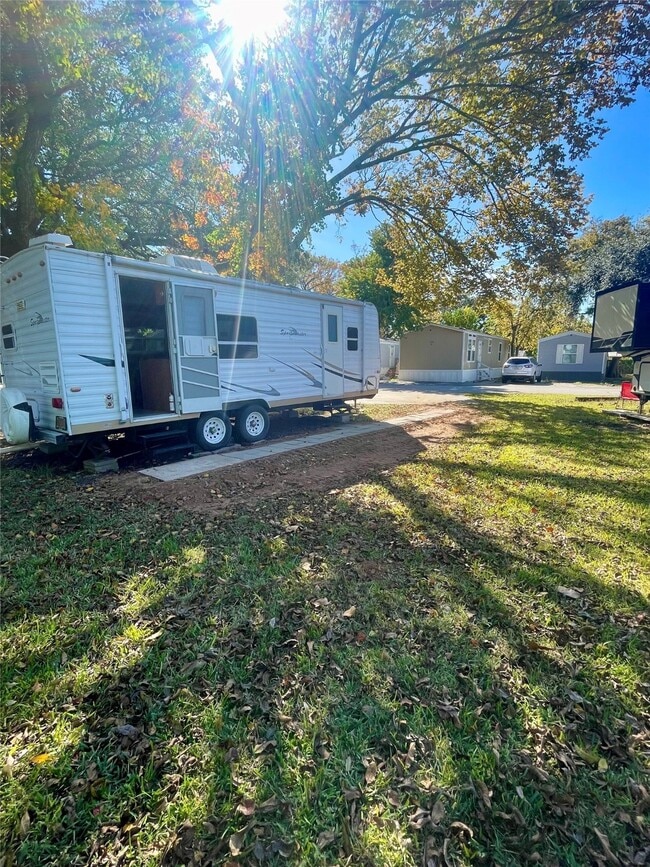 Building Photo - 728 S Shanks St