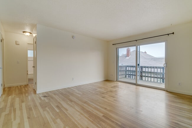 Building Photo - 3404 SE 21st Ave Unit 3