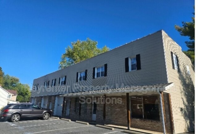 Building Photo - 3891 Churchville Ave Unit Apt 202